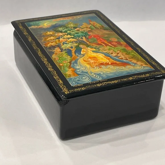 Vintage Artist Signed Russian Hand Painted Lacquerware Wood Box GOLDILOCK & BOY